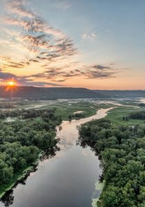 THE GREAT RIVER ROAD